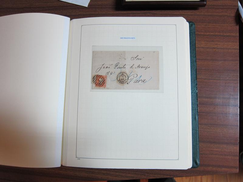0018 (77).JPG -     Lote:    18      Marcofilia      Lotes Especiais       Descrição:         Portugal &mdash; Colecção especializada em dois álbuns com estudo especializado das marcas de duplo círculo e circulares de Lisboa, com selos de diversas emissões e cartas. Lote a ver.        Lote       Valor Base:     &euro; 1.000,00     Valor Venda:     Retirado     
